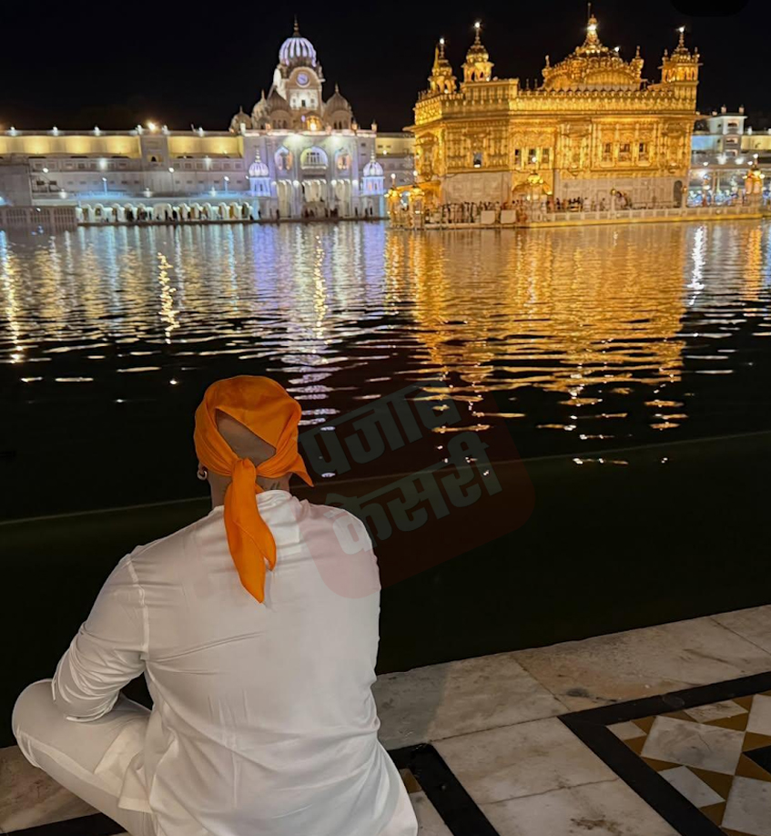 PunjabKesari, B Praak visits Sri Harmandir Sahib