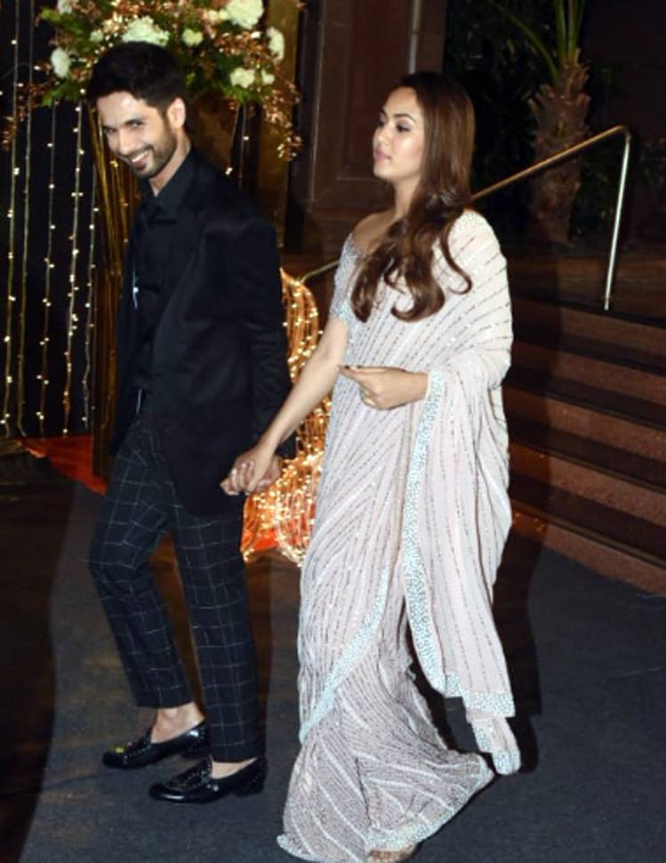 Bollywood Tadka, प्रियंका चोपड़ा इमेज, निक जोनस इमेज, शाहिद कपूर इमेज, हरमन बावेजा इमेज, रिसेप्शन पार्टी इमेज, एक्स लवर्स इमेज, मीरा राजपूत इमेज,