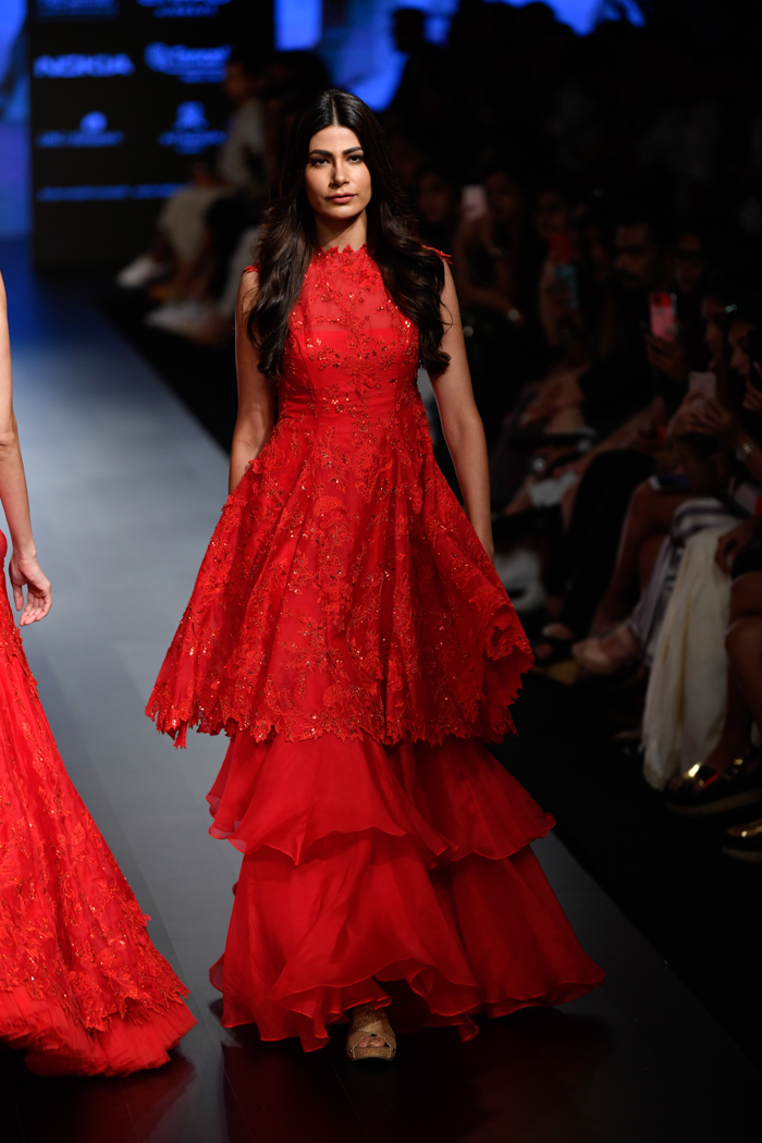 PunjabKesari, Ruffle style Gown Design Image,रूफल स्टाइल गाउन डिज़ाइन इमेज