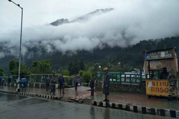 3 दिन बाद मौसम में सुधार बालटाल के रास्ते से अमरनाथ यात्रा फिर से शुरू