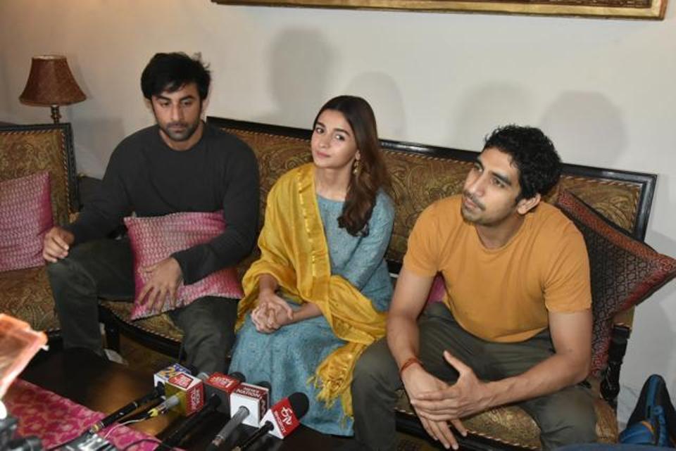 Bollywood Tadka, रणबीर कपूर इमेज, रणबीर कपूर फोटो, रणबीर कपूर पिक्चर, आलिया भट्ट इमेज, आलिया भट्ट फोटो, आलिया भट्ट पिक्चर