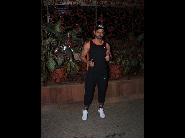 Bollywood Tadka, ऋतिक रोशन इमेज, बर्थडे सेलिब्रेशन इमेज, फैंस इमेज, सोनाली बेंद्रे इमेज, सुजैन खान इमेज, एक्स वाइफ इमेज,