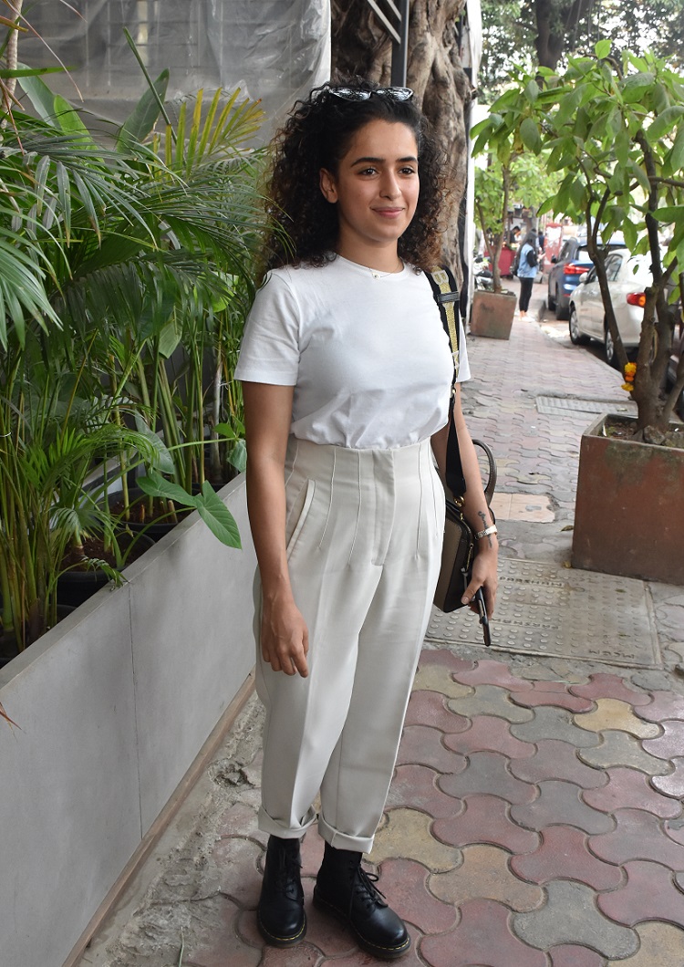 PunjabKesari,sanya malhotra image, sanya malhotra photo, sanya malhotra pictures