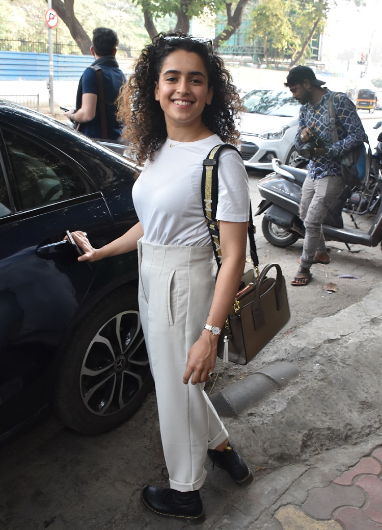 PunjabKesari,sanya malhotra image, sanya malhotra photo, sanya malhotra pictures