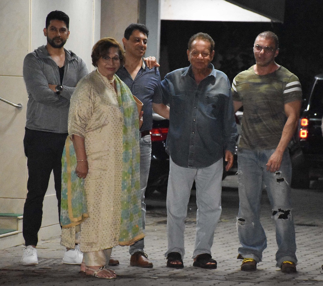 Bollywood Tadka, सोहेल खान इमेज, सोहेल खान फोटो, सोहेल खान पिक्चर, सलमान खान इमेज, सलमान खान फोटो, सलमान खान पिक्चर, यूलिया वंतूर इमेज, यूलिया वंतूर फोटो, यूलिया वंतूर पिक्चर,