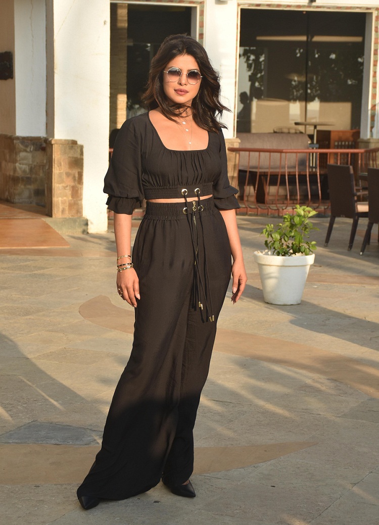 Bollywood Tadka,priyanka chopra image, priyanka chopra ki photo, priyanka chopra picture,