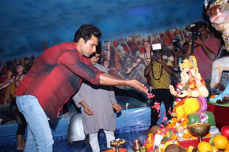 Bollywood Tadka, vicku kaushal at ganpati pandal