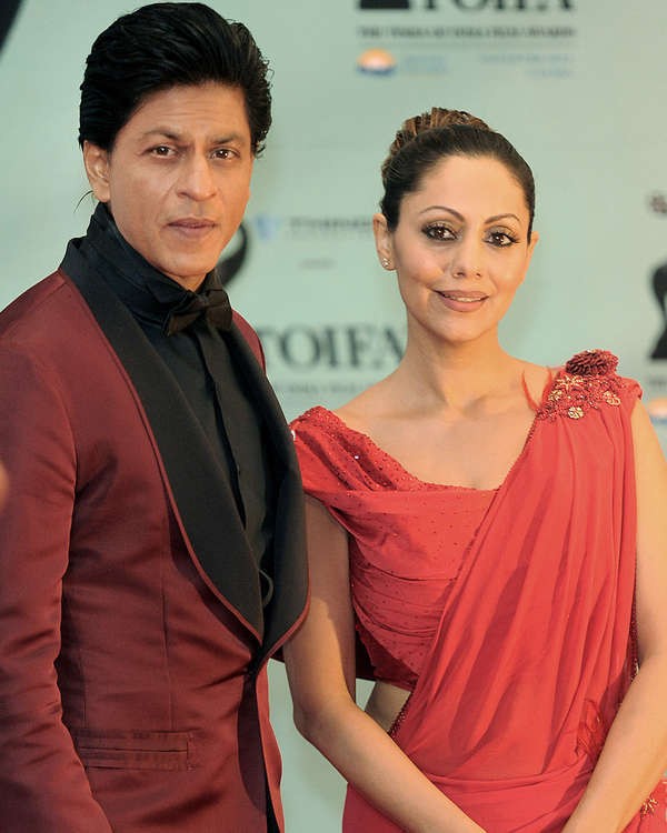 PunjabKesari, shahrukh khan images, shahrukh khan photo, shahrukh khan picture, gauri khan images, gauri khan photo, शाहरुख़ खान फोटो, गौरी खान फोटो