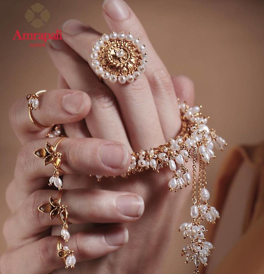 PunjabKesari,हैंड ज्वैलरी डिजाइन्स इमेज,Hand Jewellery designs image