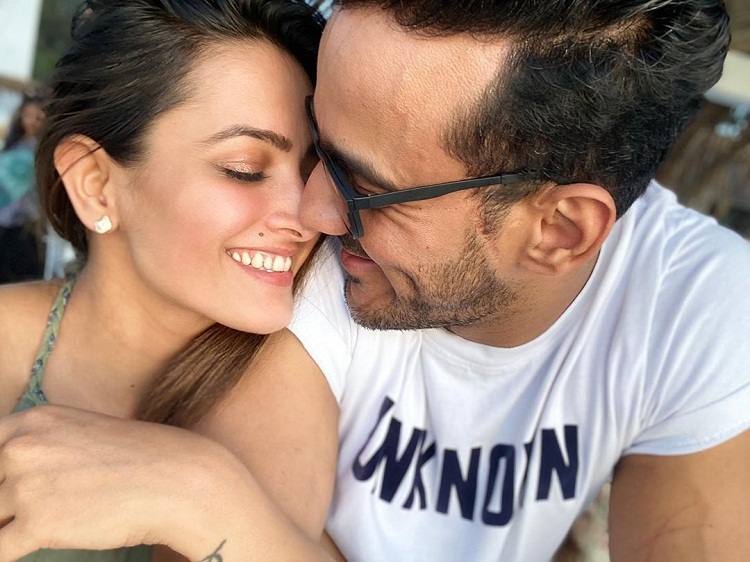 Bollywood Tadka,anita hassanandani image, anita hassanandani photo, anita hassanandani pictures, rohit reddy image, rohit reddy photo, rohit reddy pictures,