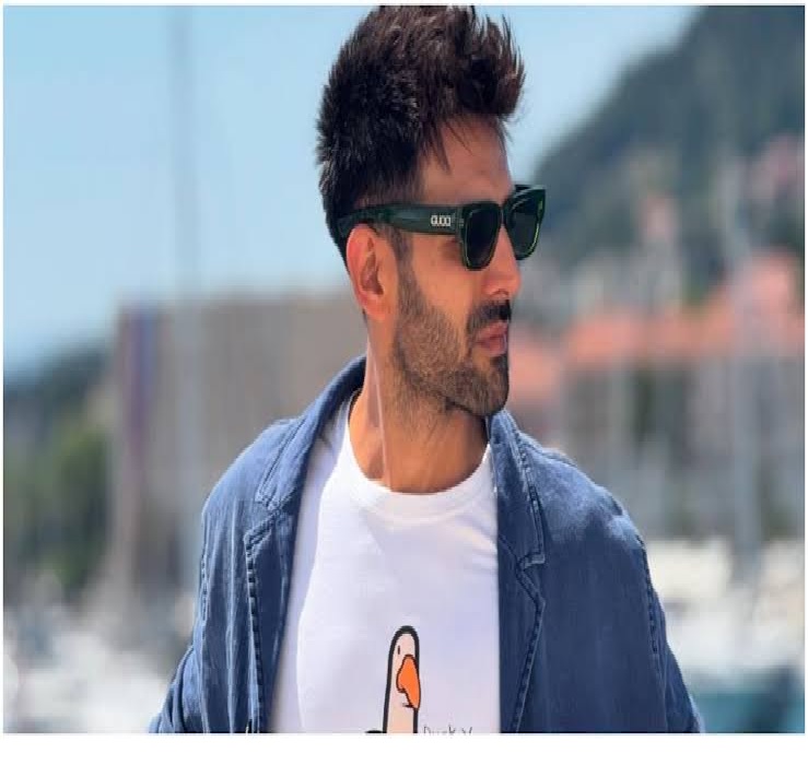 Kartik Aaryan Assam Flood