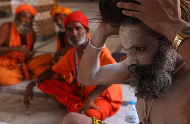 PunjabKesari, Sadhus arriving in Jammu for Amarnath Yatra