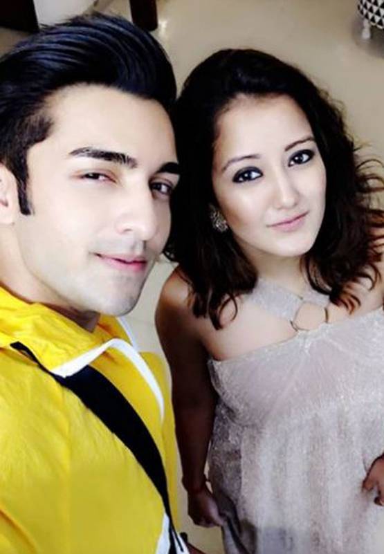 Bollywood Tadka,श्रीसंत इमेज, बिग बॉस 12 इमेज, न्यू ईयर सेलिब्रेट इमेज, करणवीर वोहरा इमेज, पार्टी इमेज, दीपक ठाकुर इमेज, दीपिका कक्कड़ इमेज, भुवनेश्वरी इमेज, जसलीन मथारू इमेज, शिवाशीष मिश्रा इमेज,
