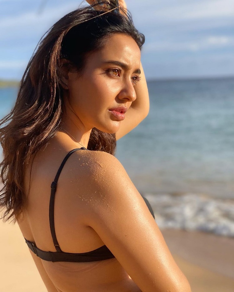 Bollywood Tadka,neha sharma image, neha sharma photo, neha sharma pictures,