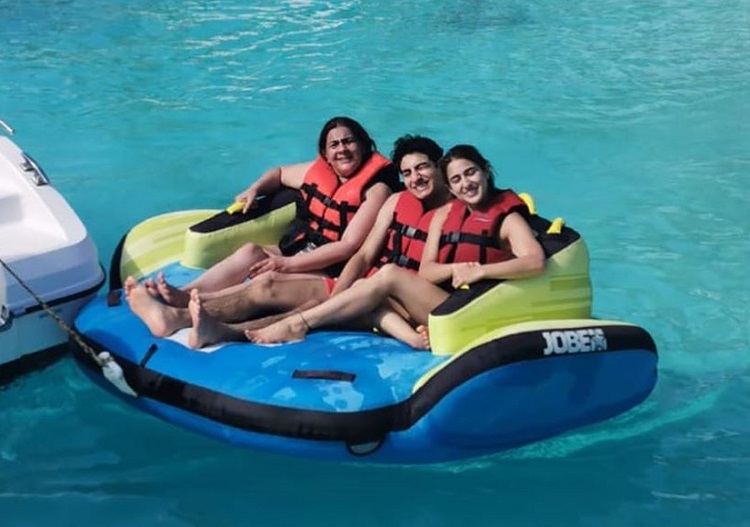 Bollywood Tadka,sara ali khan image, sara ali khan photo, sara ali khan pictures, ibrahim ali khan image, ibrahim ali khan photo, ibrahim ali khan pictures,Amrita Singh image, Amrita Singh photo, Amrita Singh pictures,