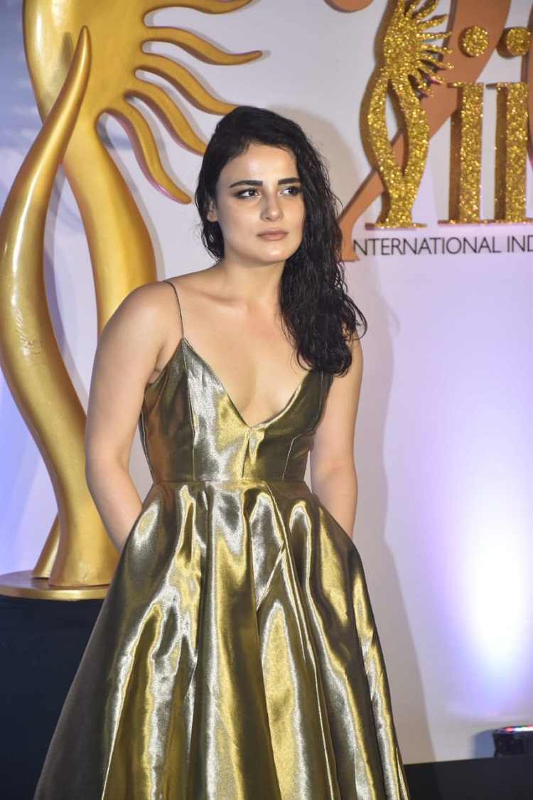 Bollywood Tadka, राधिका मदान इमेज, राधिका मदान फोटो, राधिका मदान पिक्चर
