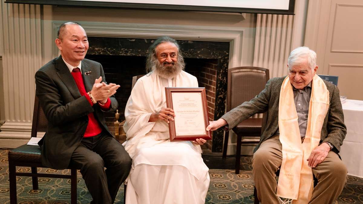 PunjabKesari Gurudev Sri Sri Ravi Shankar