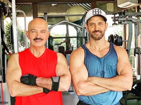 Bollywood Tadka, राकेश रोशन इमेज, हेल्थ अपडेट इमेज, ऋतिक रोशन इमेज, कैंसर इमेज, राजेश रोशन इमेज, डिस्चार्ज इमेज