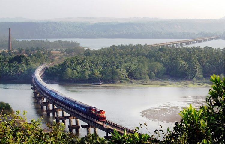 PunjabKesari, Nari, Vembanad Bridge, Travel Place Image