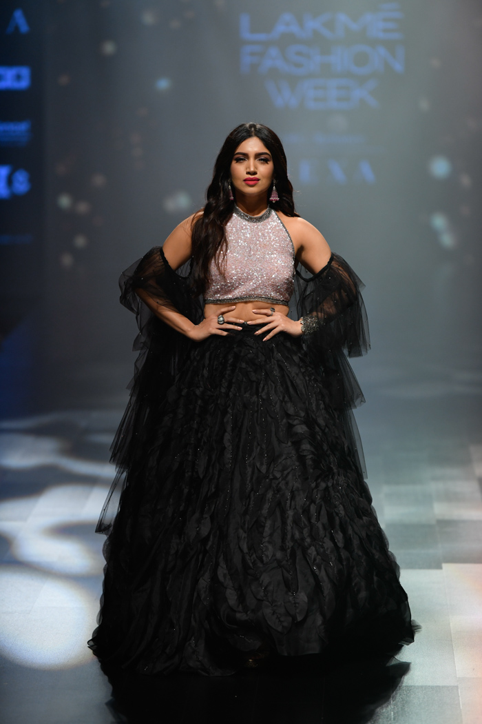 PunjabKesari, Nari, Ruffle Dupatta Image, Bridal Fashion