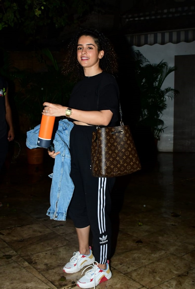 Bollywood Tadka,sanya malhotra image,sanya malhotra photo, sanya malhotra picture,