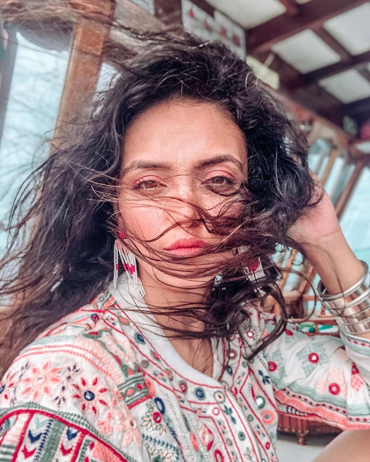 Bollywood Tadka,Roshni Chopra image,Roshni Chopra photo, Roshni Chopra pictures,