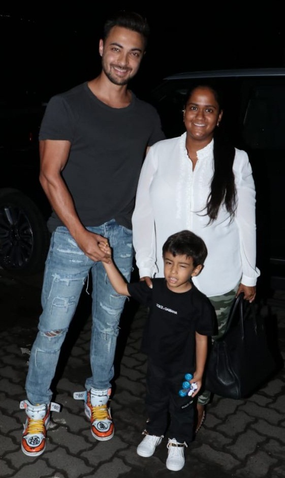 Bollywood Tadka, अर्पिता खान इमेज, अर्पिता खान फोटो, अर्पिता खान पिक्चर, आयुष शर्मा इमेज, आयुष शर्मा फोटो, आयुष शर्मा पिक्चर