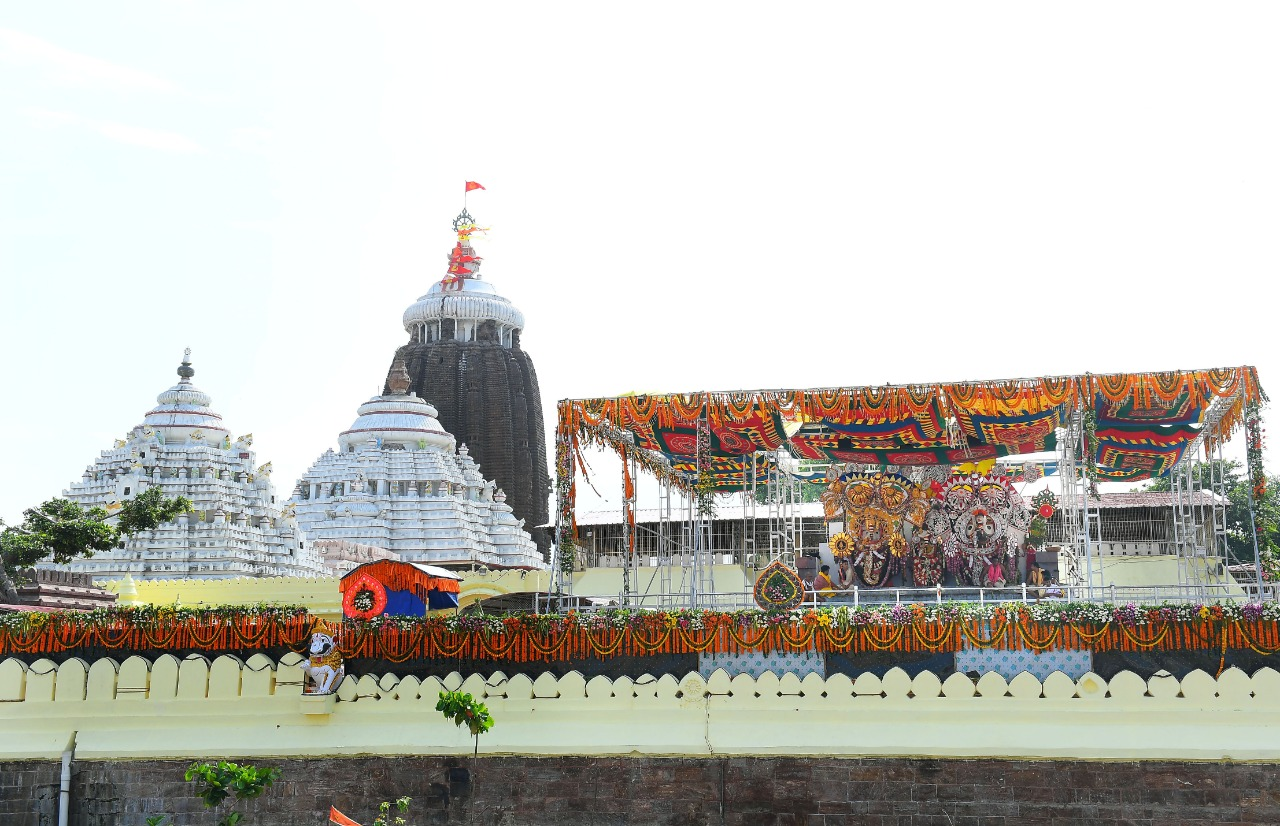 PunjabKesari, Jagannath Puri, Jagannath Puri Latest Update, जगन्नाथ पुरी, भगवान जगन्नाथ भगवान बलभद्र, भगवान सुभद्रा देवी, Snan yatra, स्नान यात्रा, Purnima Snan, Rathyatra, God in Quarantine for 15 days, Jagannath Snan Yatra, Dharmik Sthal, Religious place