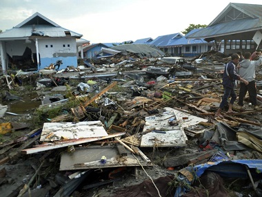 इंडोनेशिया में भूकंप के बाद सुनामी का कहर 900 की मौत, देखें तश्वीर 3 Yashbharat
