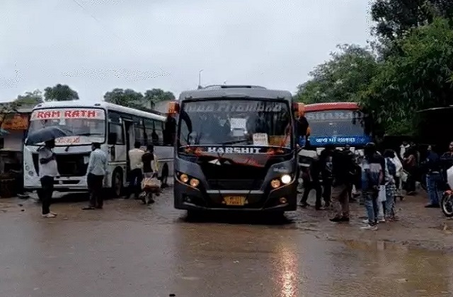 PunjabKesari, Gwalior Crime, Bus Rape Case, Vishnu Ojha, Madhya Pradesh News, Gwalior News, Crime Against Women, Bus Conductor Arrested, MP Police, Nirbhaya Case, Women Safety