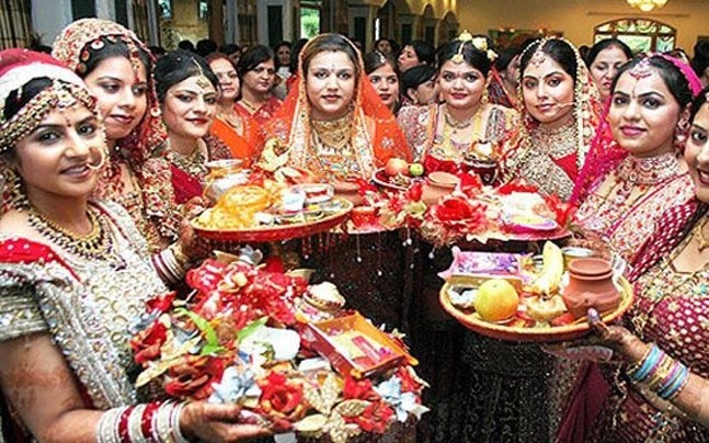 PunjabKesari Karwa Chauth Sargi Timing
