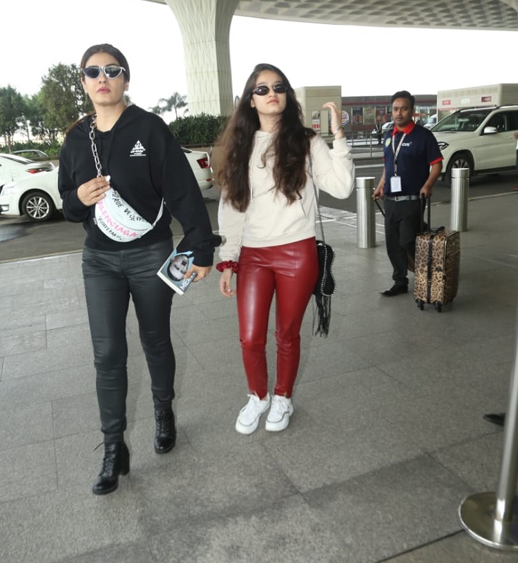 Bollywood Tadka,raveena tondon image, raveena tondon photo, raveena tondon pictures,Rasha Thadani image ,Rasha Thadani photo, Rasha Thadani pictures