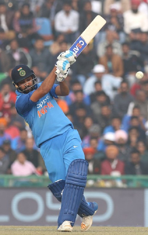 Rohit Hit 11 sixes in last 10 overs of match against SRL to reach his third double hundred