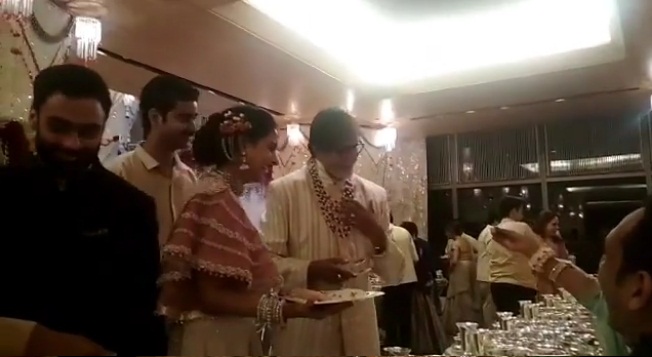 Bollywood Tadka, अमिताभ बच्चन इमेज, आमिर खान इमेज, ईशा अंबानी इमेज, आनंद पीरामल इमेज, मुकेश अंबानी इमेज, शादी इमेज, शाहरुख खान इमेज, अभिषेक बच्चन इमेज,
