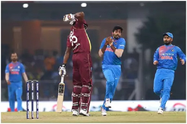 PunjabKesari, sports news, cricket news hindi, ind vs wi, T20, Lucknow, Kieron Pollard, Jaspreet Bumrah, 11over