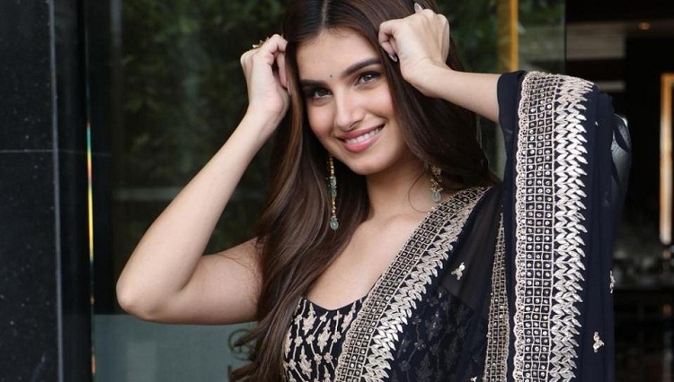 Bollywood Tadka, Tara Sutaria Images