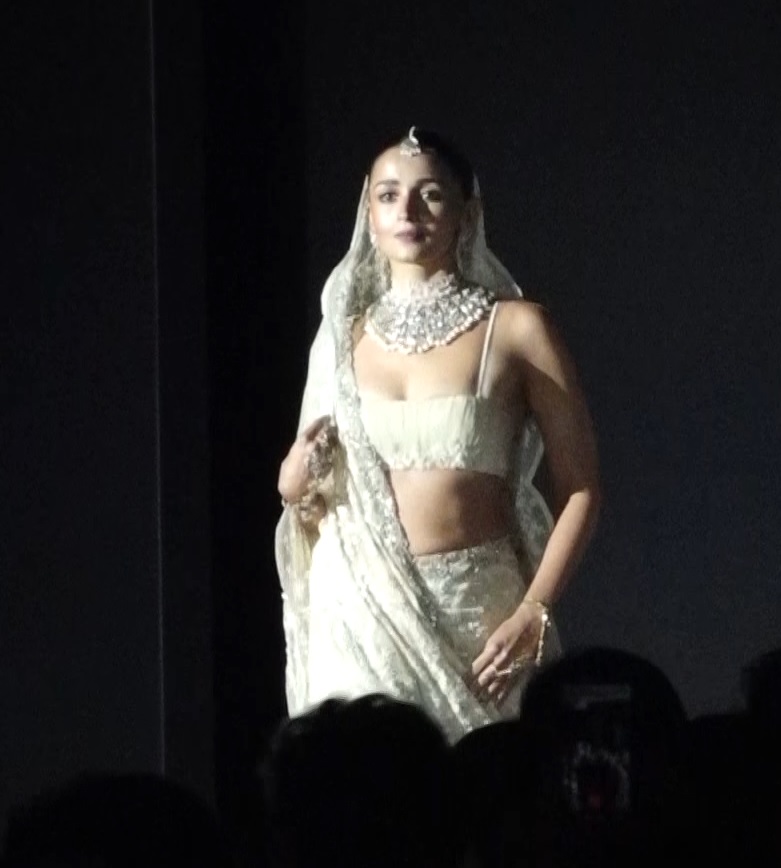 Alia Vicky Ramp Walk