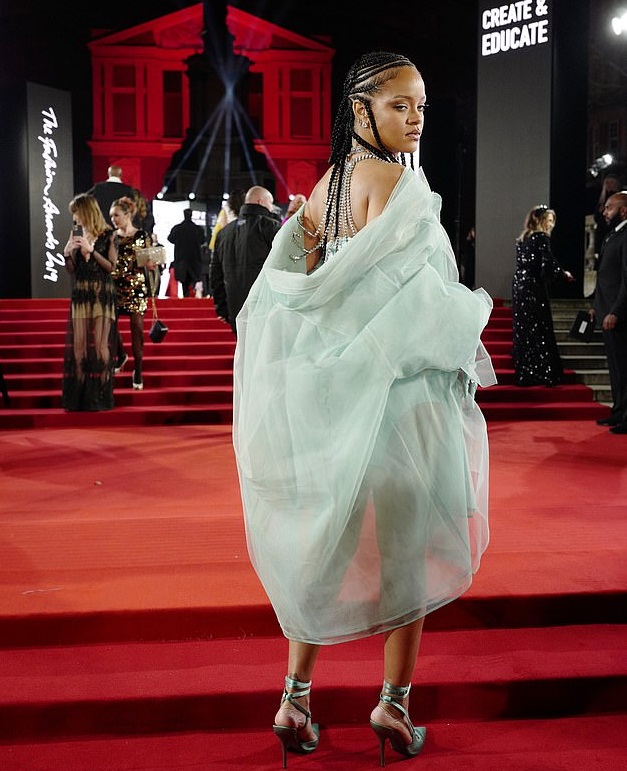 Bollywood Tadka,Rihanna image, Rihanna photo, Rihanna pictures,