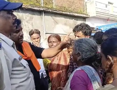 PunjabKesari, Jabalpur News, Shivraj Basti, House For Sale Posters, Rohingya Suspects, Bangladeshi Settlers, Hindu Organizations Complaint, Bajrang Dal, Police Investigation, Illegal Settlers, Madhya Pradesh News, Jabalpur News 