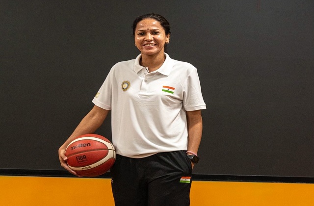 Coach Saloni