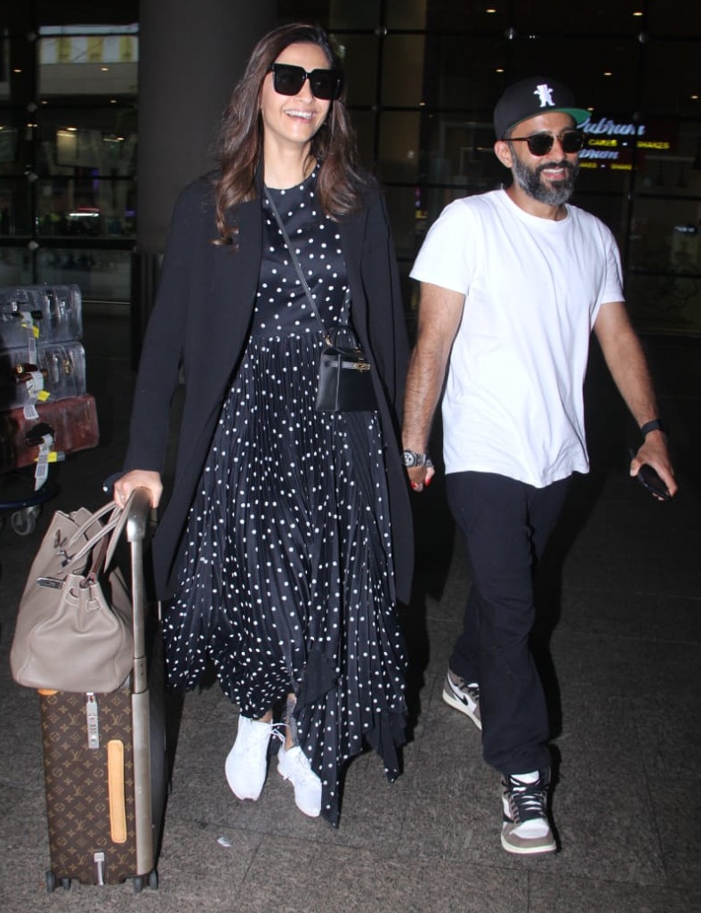 Bollywood Tadka, सोनम कपूर इमेज, सोनम कपूर फोटो, सोनम कपूर पिक्चर, आनंद अहूजा इमेज, आनंद अहूजा फोटो, आनंद अहूजा पिक्चर