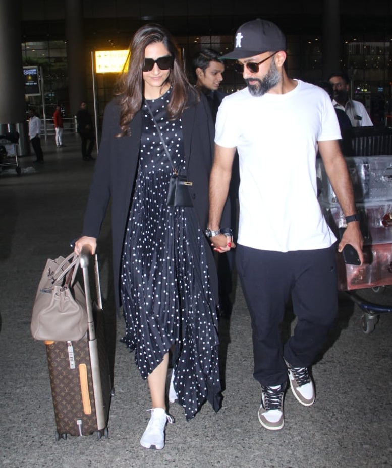 Bollywood Tadka, सोनम कपूर इमेज, सोनम कपूर फोटो, सोनम कपूर पिक्चर, आनंद अहूजा इमेज, आनंद अहूजा फोटो, आनंद अहूजा पिक्चर