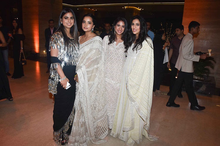 Bollywood Tadka,श्लोका मेहता इमेज, श्लोका मेहता फोटो, श्लोका मेहता पिक्चर,राधिका मर्चेंट इमेज,राधिका मर्चेंट फोटो,राधिका मर्चेंट पिक्चर, ईशा अंबानी इमेज, ईशा अंबानी फोटो, ईशा अंबानी पिक्चर