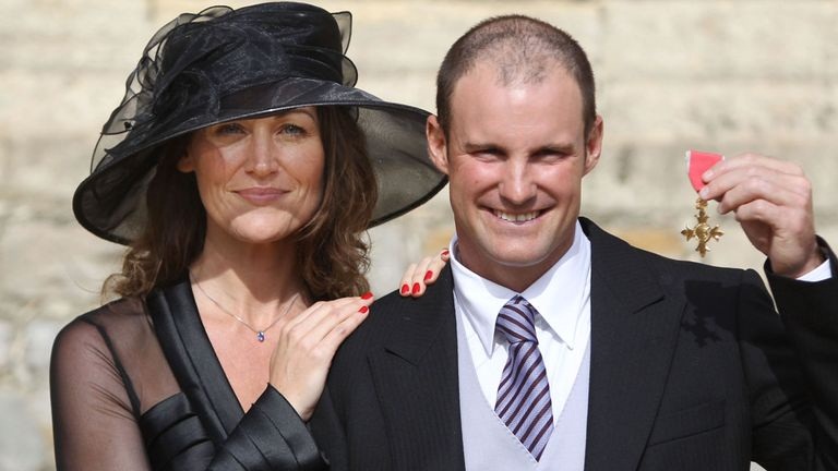 PunjabKesari,Andrew with wife