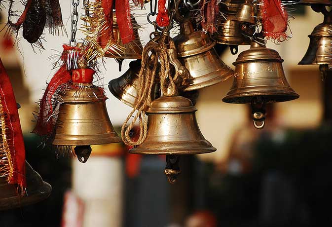 PunjabKesari, , vastu bell in home, hanging bells on the door meaning, can we hang temple bell at home, vastu bell, 
