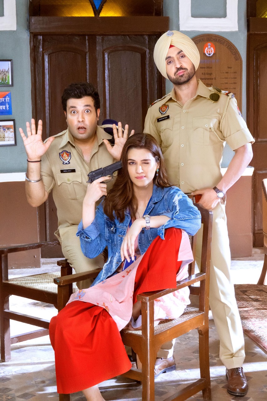 Bollywood Tadka, कृति सेनन इमेज, दिलजीत दोसांझ इमेज, अर्जुन पटियाला इमेज