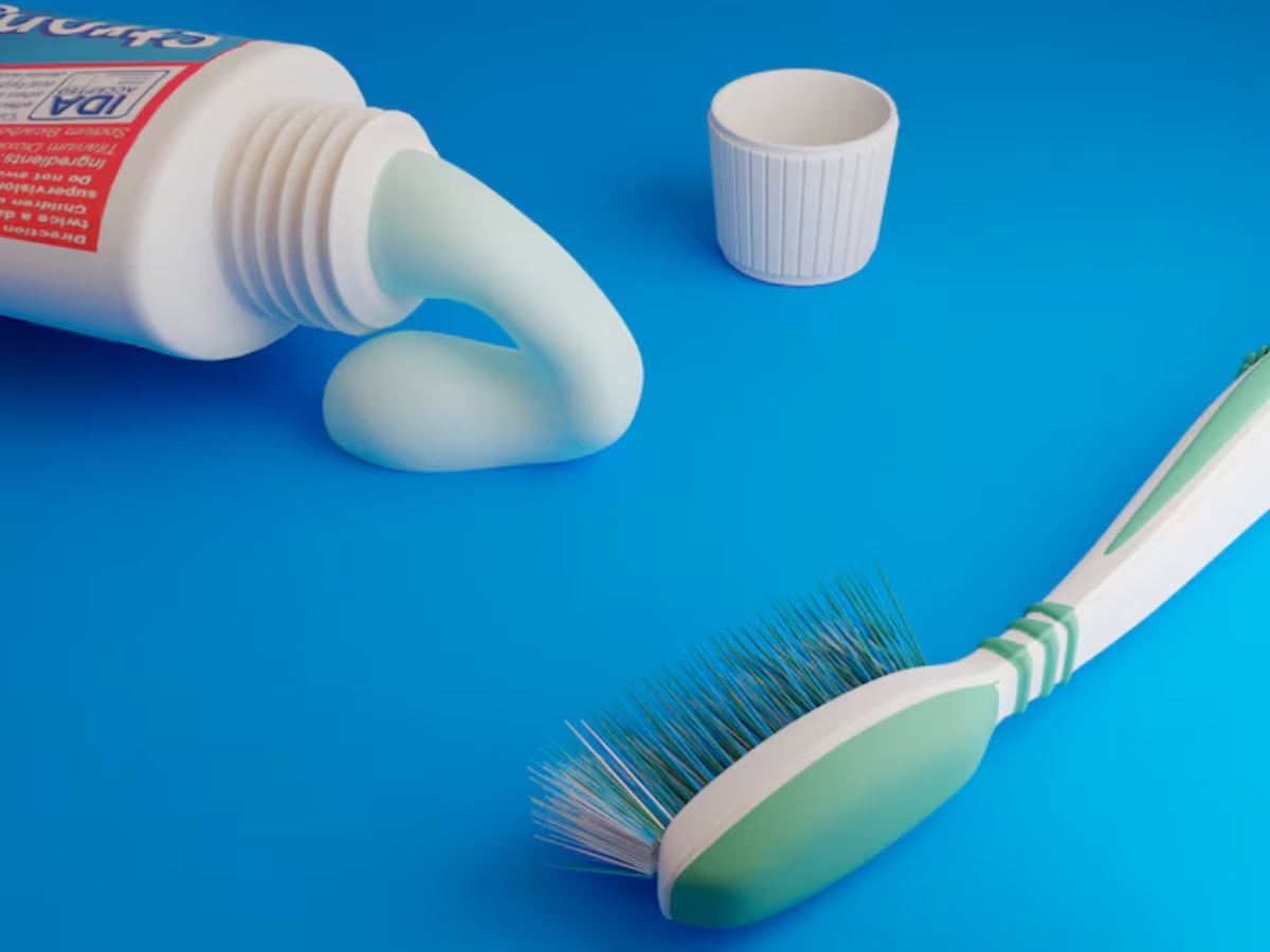 Toothpaste Secrets Toothpaste Veg or Non Veg: जिस टूथपेस्ट से रोज चमकाते दांत, क्या वो ...