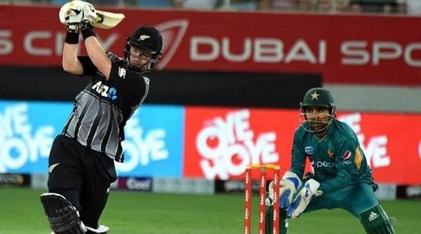 PunjabKesari, sports news, cricket news hindi, Pakistan vs newzeland, Odi series, Trent Bolt, Hatrick, New zealand, won