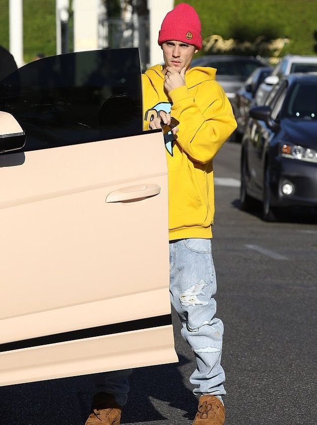 Bollywood Tadka,justin bieber image, justin bieber photo, justin bieber pictures, Hailey Bieber image, Hailey Bieber photo, Hailey Bieber pictures,