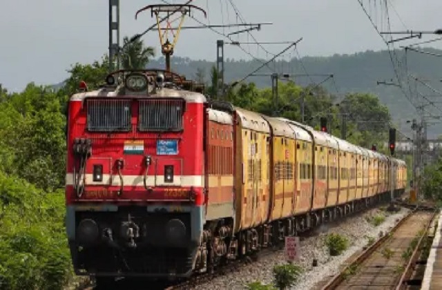 PunjabKesari, Indian Railways, Train Cancellation, Chhattisgarh News, Bilaspur Division, Passenger Alert, Railway Update, Train Diversion, Cancelled Trains, Travel Alert, IRCTC, Railway Construction, Fourth RailLine, Train Passengers